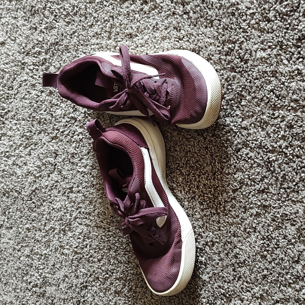 Deep Purple Vans Ultra Range tennis shoes with Ultra Cush Men 7 Women 8.5